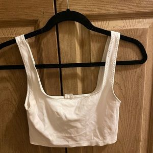 Wilfred Free Aritizia white crop tank top